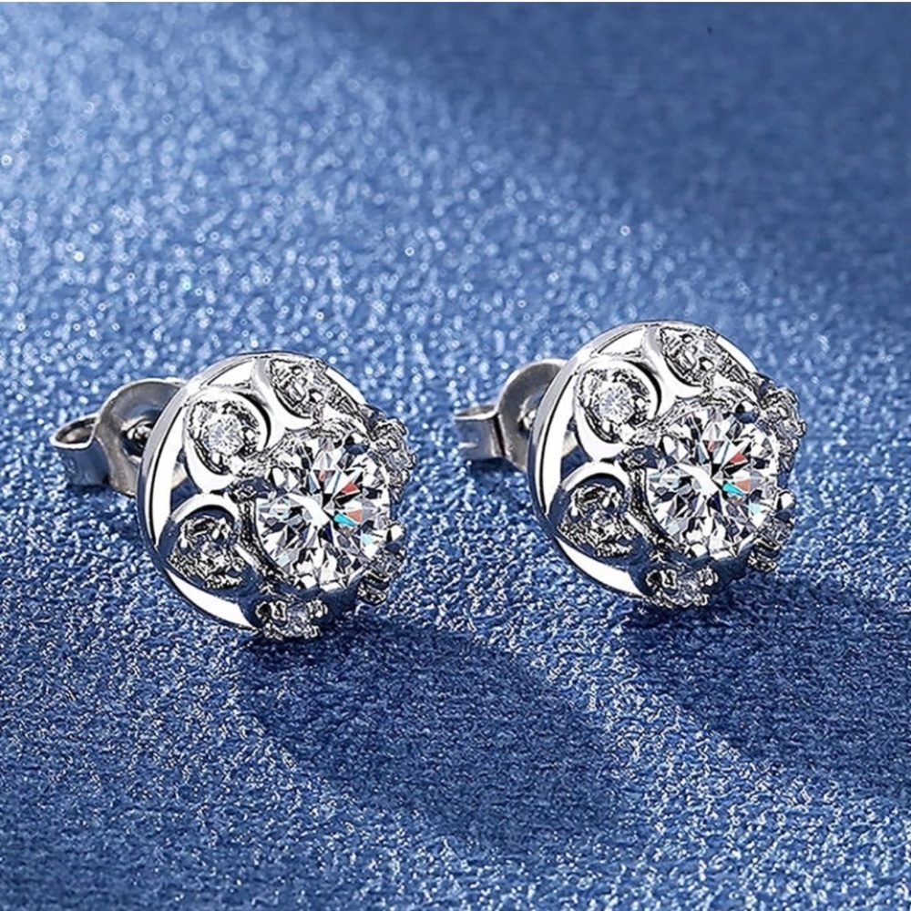 925 Sterling Silver Stud CZ Flower Shaped Cluster Earrings | NEW